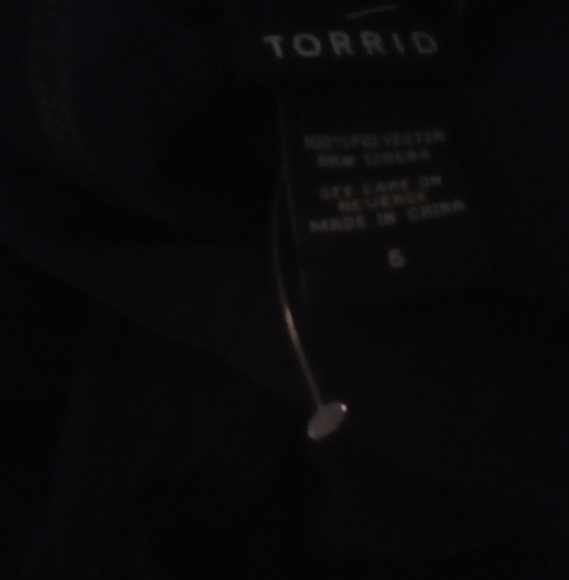 Torrid Sleeveless Assymetrical Blouse - Picture 4 of 4